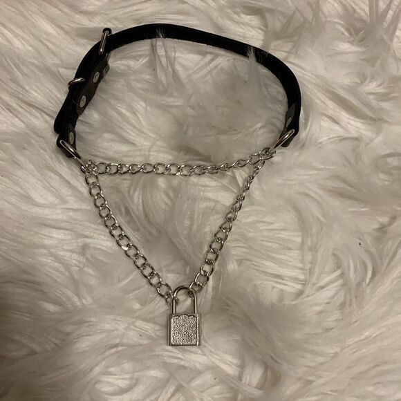 Punk rock Gothic choker neck collar adjustable.  Faux leather - Picture 1 of 4